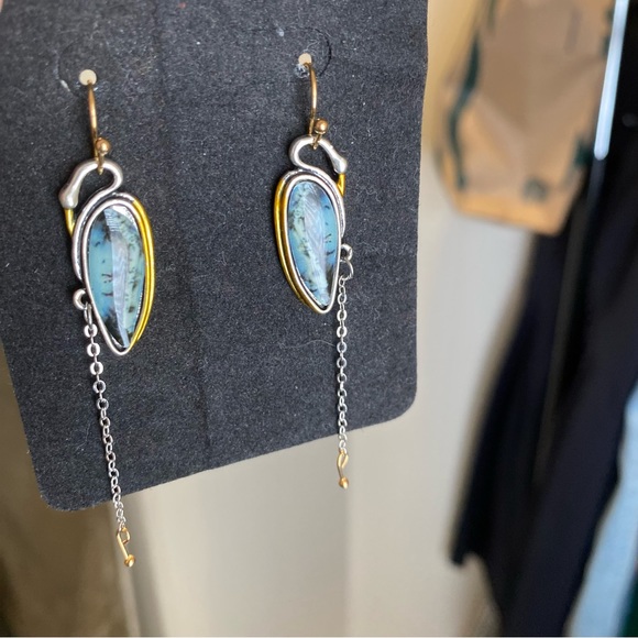 Swan Art-Deco Dangle Earrings - Picture 4 of 4